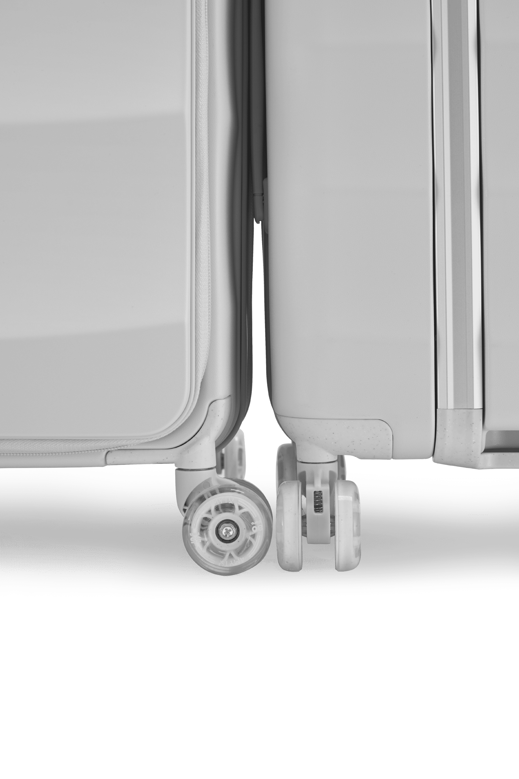 Max Tank Suitcases in Harbor Mist